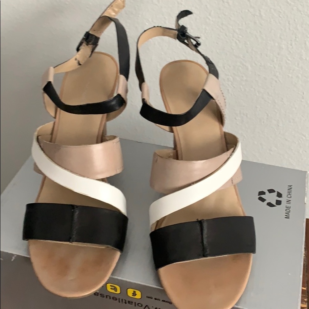 Bandolino strappy sandals